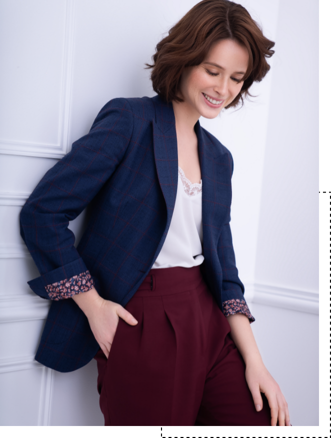 Veste bleu et pantalon bordeaux sur mesure femme Veste bleu et pantalon bordeaux sur mesure femme